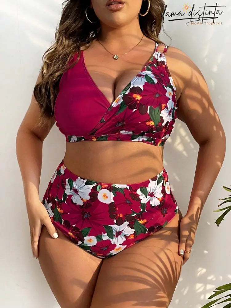 O Biquíni Feminino com Estampa Floral - Camila. Plus Size é a escolha ideal para quem busca aliar conforto, estilo e delicadeza. Feito especialmente para mulheres que valorizam suas curvas, ele possui uma modelagem pensada para oferecer um ajuste perfeito e realçar a beleza natural de cada corpo.

A estampa floral transmite um toque romântico e leve, ideal para os dias de verão. O top é projetado para oferecer ótima sustentação, com alças ajustáveis e fechamento seguro. A calcinha complementa o conjunto com