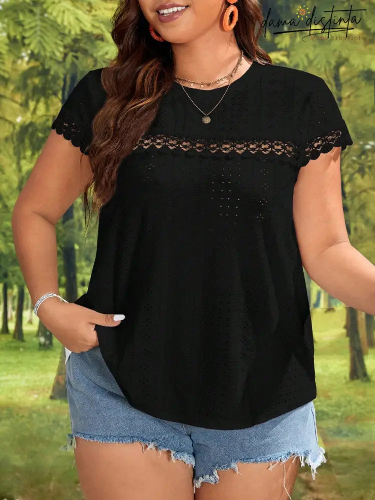 Blusa Feminina Com Detalhe De Renda E Corte Delicado - Letícia. Plus Size. Preto / Gg (42-46)