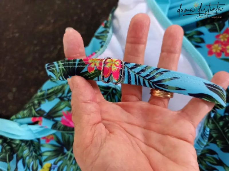Maiô Feminino Com Torção Frontal Angela